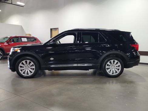 Used 2022 Ford Explorer King Ranch w/ Technology Package AWD/4WD image 4