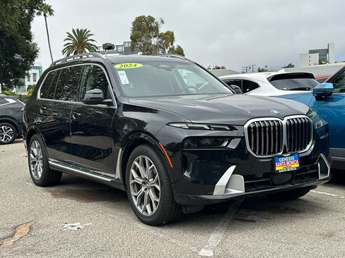 Used 2024 BMW X7 xDrive40i AWD/4WD image 2
