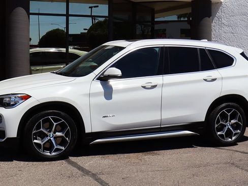 Used 2016 BMW X1 xDrive28i AWD/4WD image 7