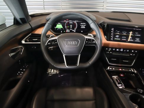 Used 2023 Audi e-tron GT Premium Plus AWD/4WD image 17
