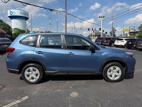 Used 2023 Subaru Forester AWD/4WD image 5