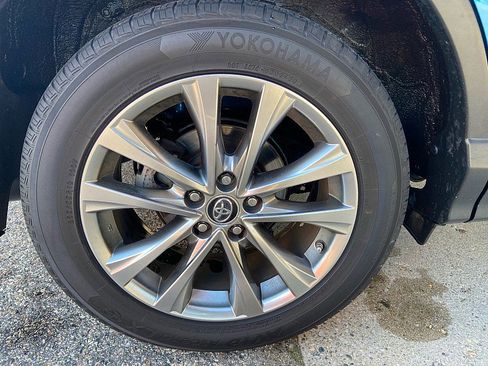 Used 2016 Toyota RAV4 Limited image 23