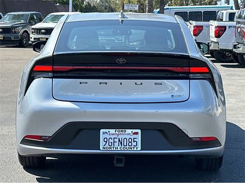 Used 2023 Toyota Prius LE image 6