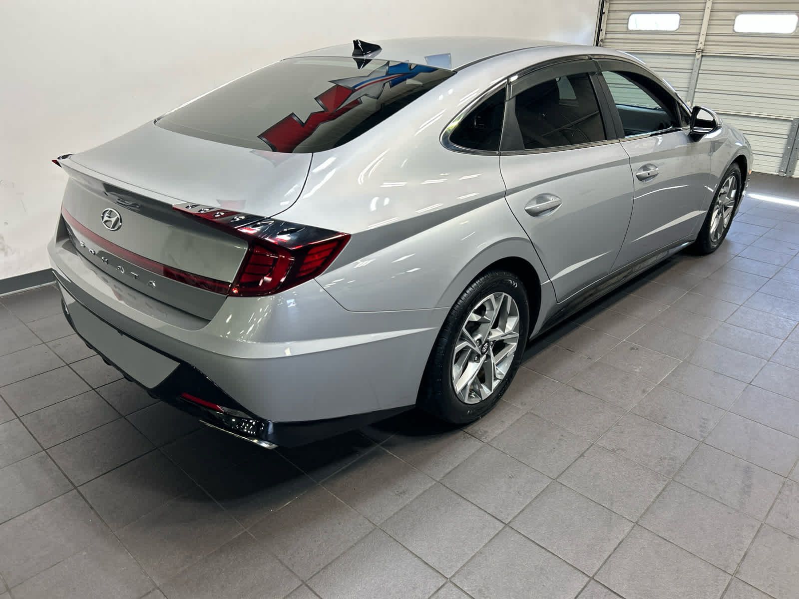 Used 2023 Hyundai Sonata SEL w/ Preferred Accessory Package FWD image 3