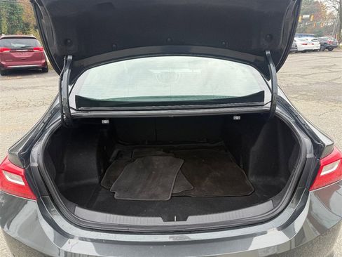 Used 2017 Chevrolet Malibu LT image 28