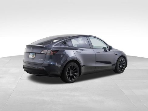 Used 2021 Tesla Model Y Long Range image 5