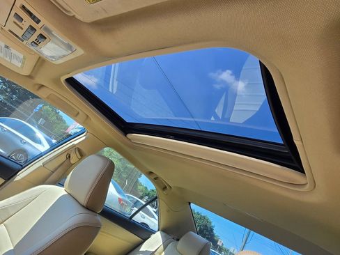 Used 2016 Toyota Camry XLE w/ Moonroof Package FWD image 7