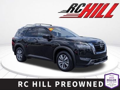 Used 2023 Nissan Pathfinder SL