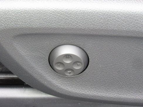 New 2025 Mercedes-Benz GLE 450 4MATIC image 12