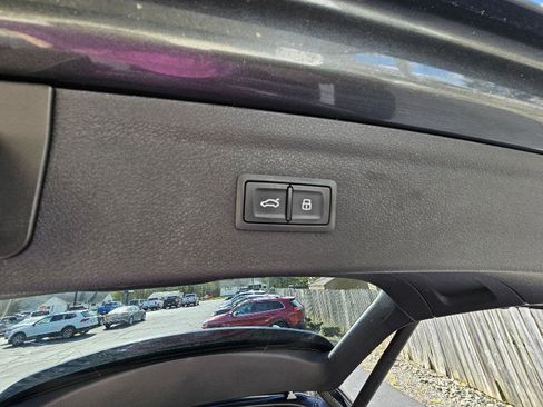 Used 2018 Audi Q3 2.0T Premium AWD/4WD image 32