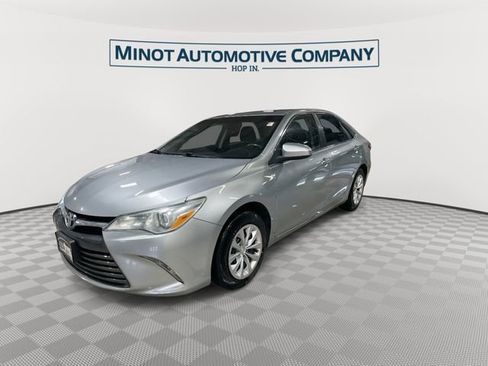 Used 2015 Toyota Camry LE FWD image 4