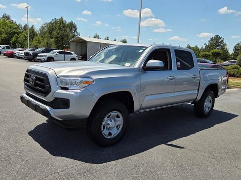 Certified 2023 Toyota Tacoma SR AWD/4WD image 3