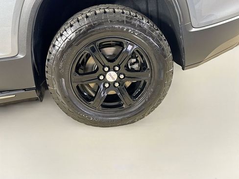 Used 2020 GMC Acadia AT4 w/ LPO, 'HIT The Road' Package AWD/4WD image 27