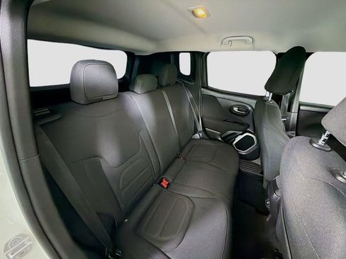 Used 2019 Jeep Renegade Latitude image 26