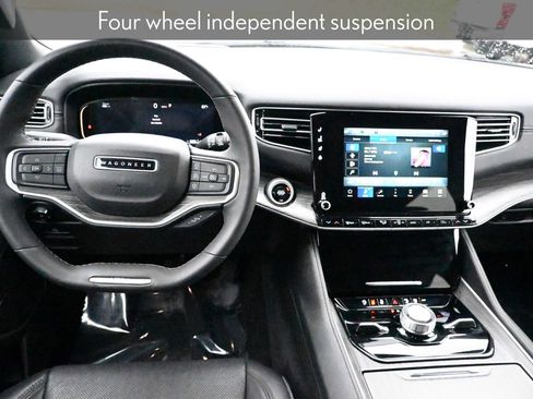 Used 2024 Jeep Wagoneer Series III image 18