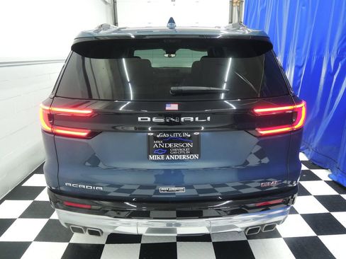 Used 2025 GMC Acadia Denali w/ Super Cruise Package FWD image 9