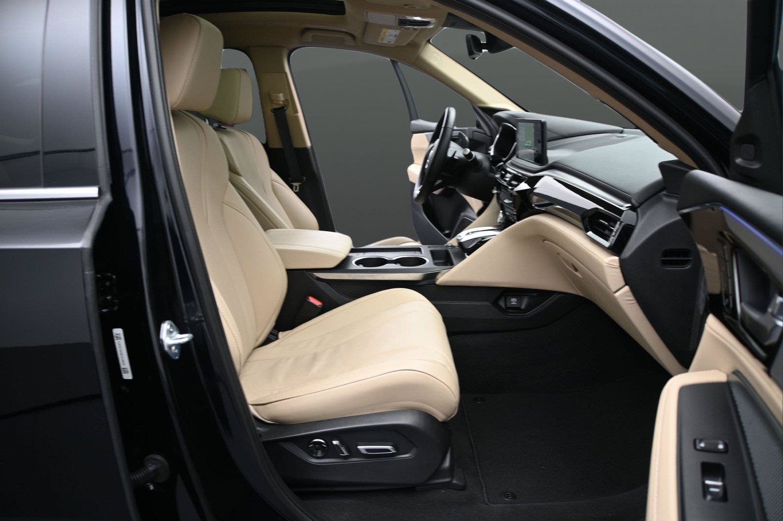 Certified 2025 Acura MDX w/ Technology Package AWD/4WD image 17