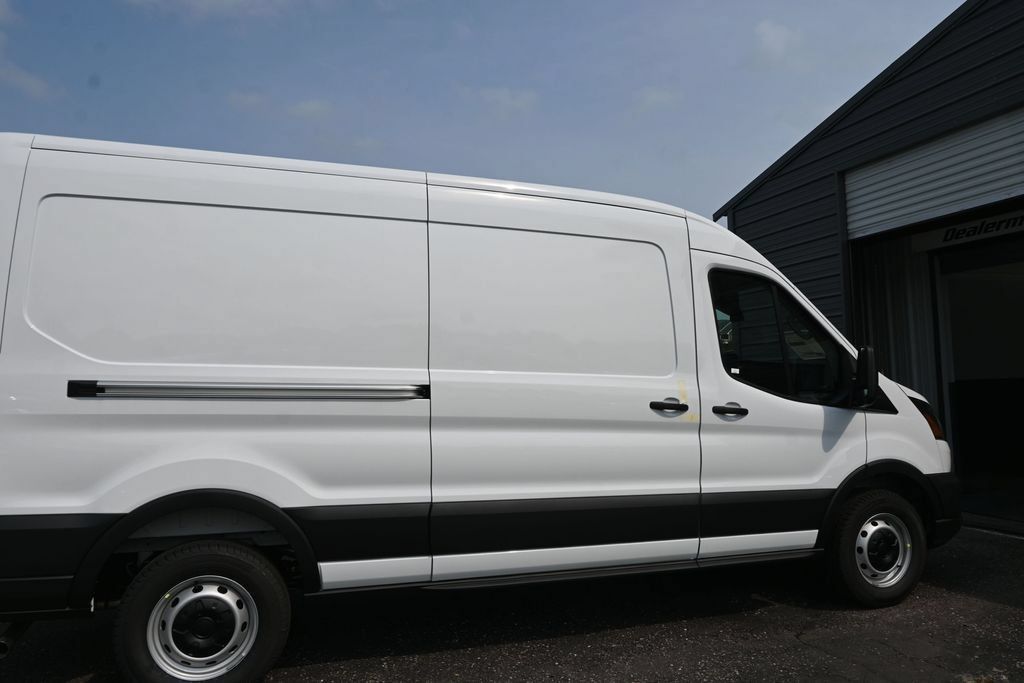 New 2026 Ford Transit 150 148 Medium Roof w/ Load Area Protection Package RWD image 6