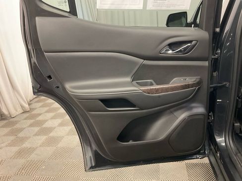 Used 2021 GMC Acadia Denali w/ Denali Ultimate Package image 33