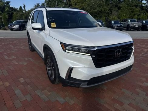 Used 2025 Honda Pilot Elite image 19