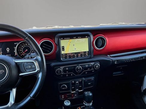 Used 2019 Jeep Wrangler Unlimited Rubicon AWD/4WD image 9