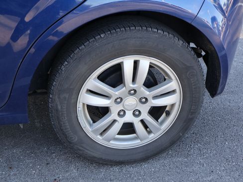 Used 2014 Chevrolet Sonic LT image 40