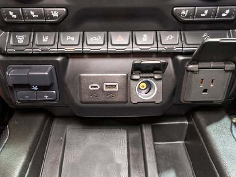 Used 2023 GMC Sierra 2500 Denali w/ Denali Ultimate Package AWD/4WD image 29