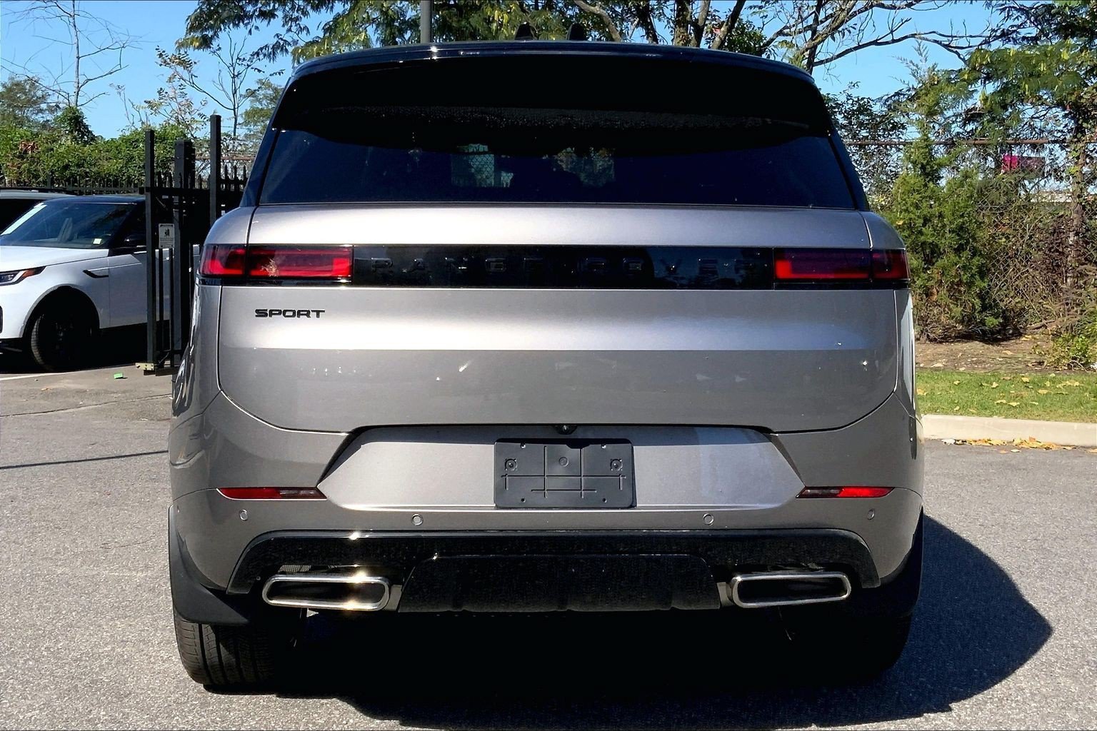 New 2027 Land Rover Range Rover Sport Dynamic SE AWD/4WD image 4