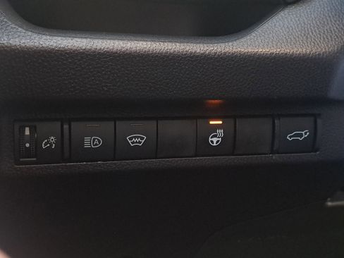 New 2025 Toyota RAV4 XLE image 31