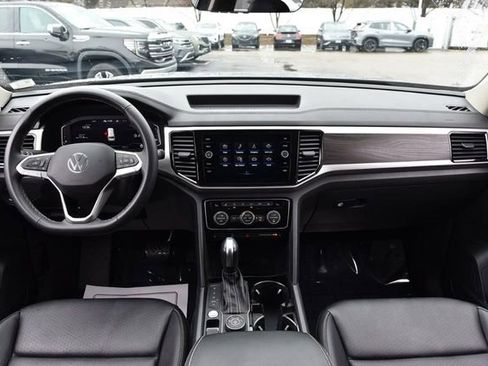 Certified 2023 Volkswagen Atlas SE w/ Panoramic Sunroof Package AWD/4WD image 7