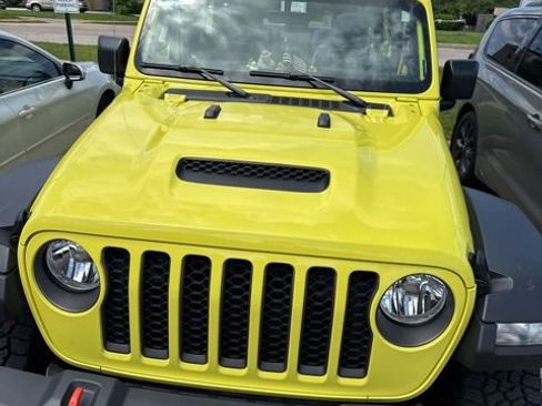 Used 2023 Jeep Gladiator Mojave w/ Cold Weather Group AWD/4WD image 14