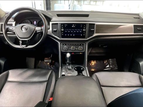 Used 2019 Volkswagen Atlas SE w/ Towing Package image 18