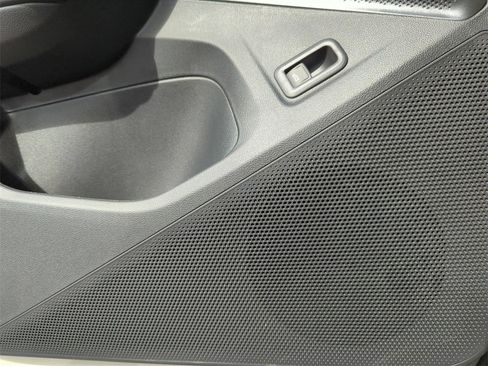 New 2026 Volkswagen Tiguan SE R-Line image 21