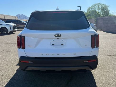 Used 2021 Kia Sorento S w/ Panoramic Sunroof Package image 6