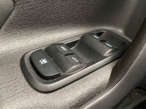 Used 2016 Ford Fiesta SE image 25