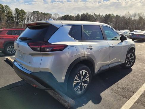 Used 2023 Nissan Rogue SV image 10