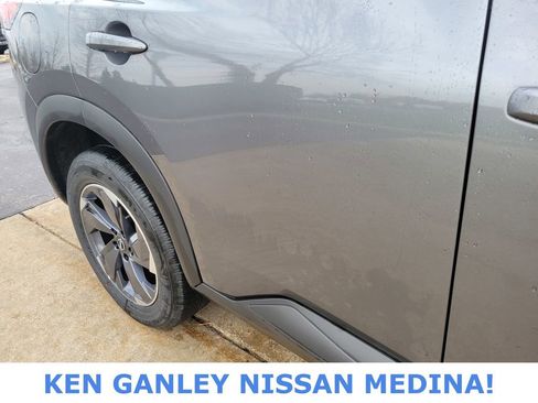 Used 2025 Nissan Rogue SV image 14