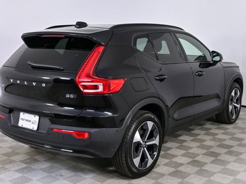 Certified 2025 Volvo XC40 B5 Plus image 29