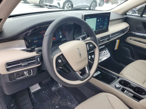 New 2026 Lincoln Corsair Premiere image 13