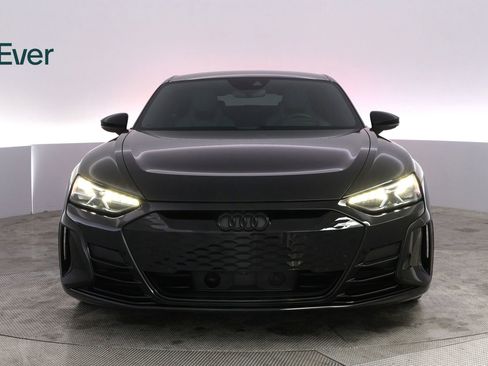 Used 2022 Audi e-tron GT Prestige AWD/4WD image 12