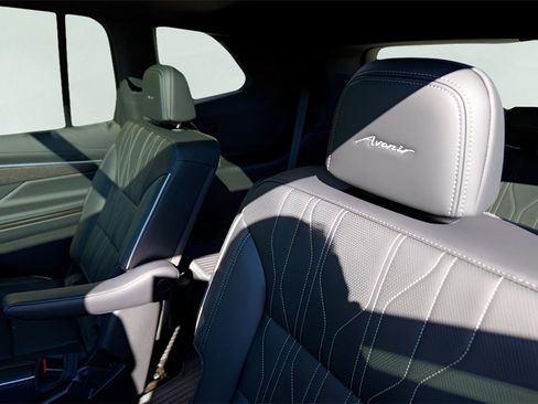 New 2026 Buick Enclave Avenir w/ Super Cruise Package image 17