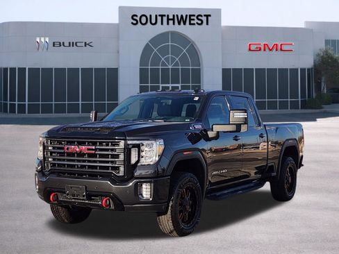 Used 2020 GMC Sierra 2500 AT4 w/ AT4 Premium Package image 2
