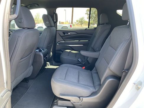 Used 2024 Chevrolet Traverse LT FWD image 30
