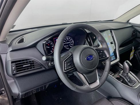 Used 2025 Subaru Outback Premium AWD/4WD image 9