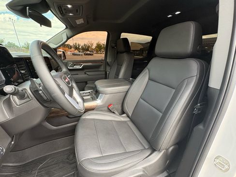 Used 2024 GMC Sierra 1500 Elevation w/ Elevation Premium Package AWD/4WD image 16
