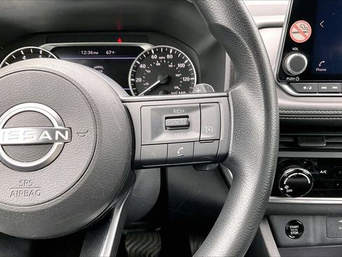 Used 2024 Nissan Rogue S FWD image 30