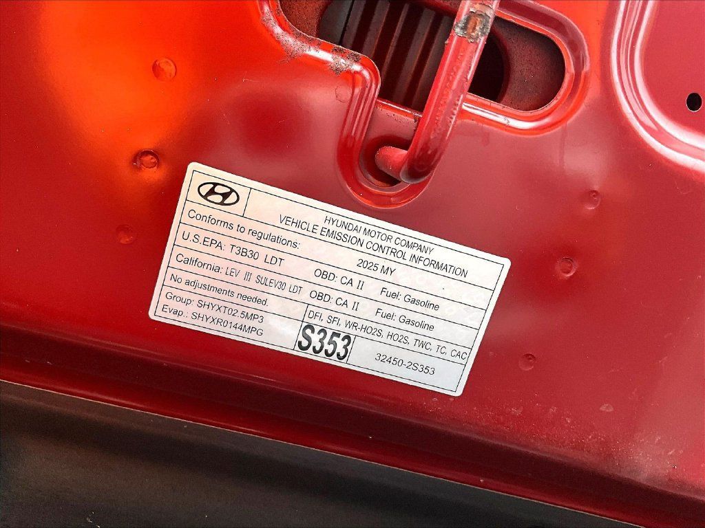 Used 2025 Hyundai Santa Fe SEL FWD image 32