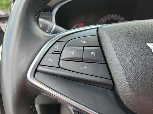 Used 2018 Cadillac XT5 Premium Luxury FWD image 17