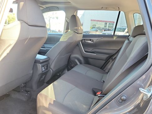 Used 2023 Toyota RAV4 XLE image 9