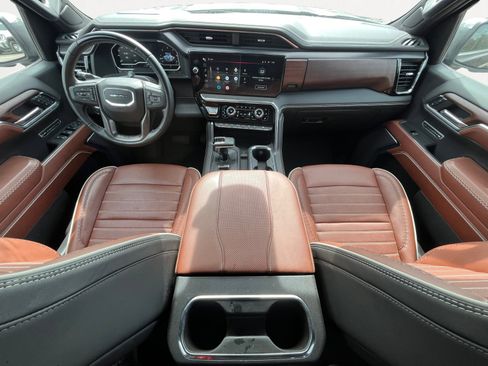 Used 2024 GMC Sierra 1500 Denali Ultimate image 2